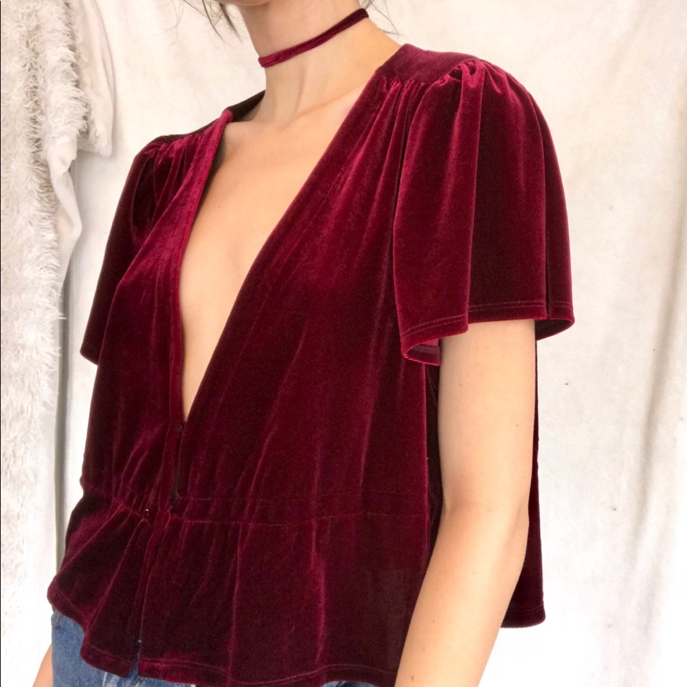 URBAN OUTFITTERS MEDIUM RED VELVET TOP